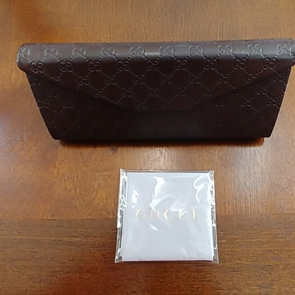 New gucci sunglass case